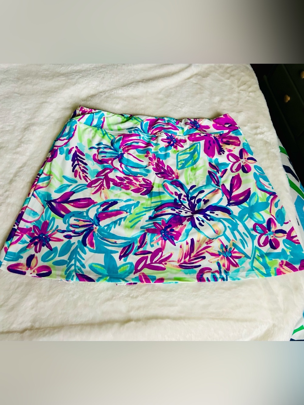 Aryeh Floral Sport Skirt/Skort in vibrant floral pattern. - Picture 2 of 7
